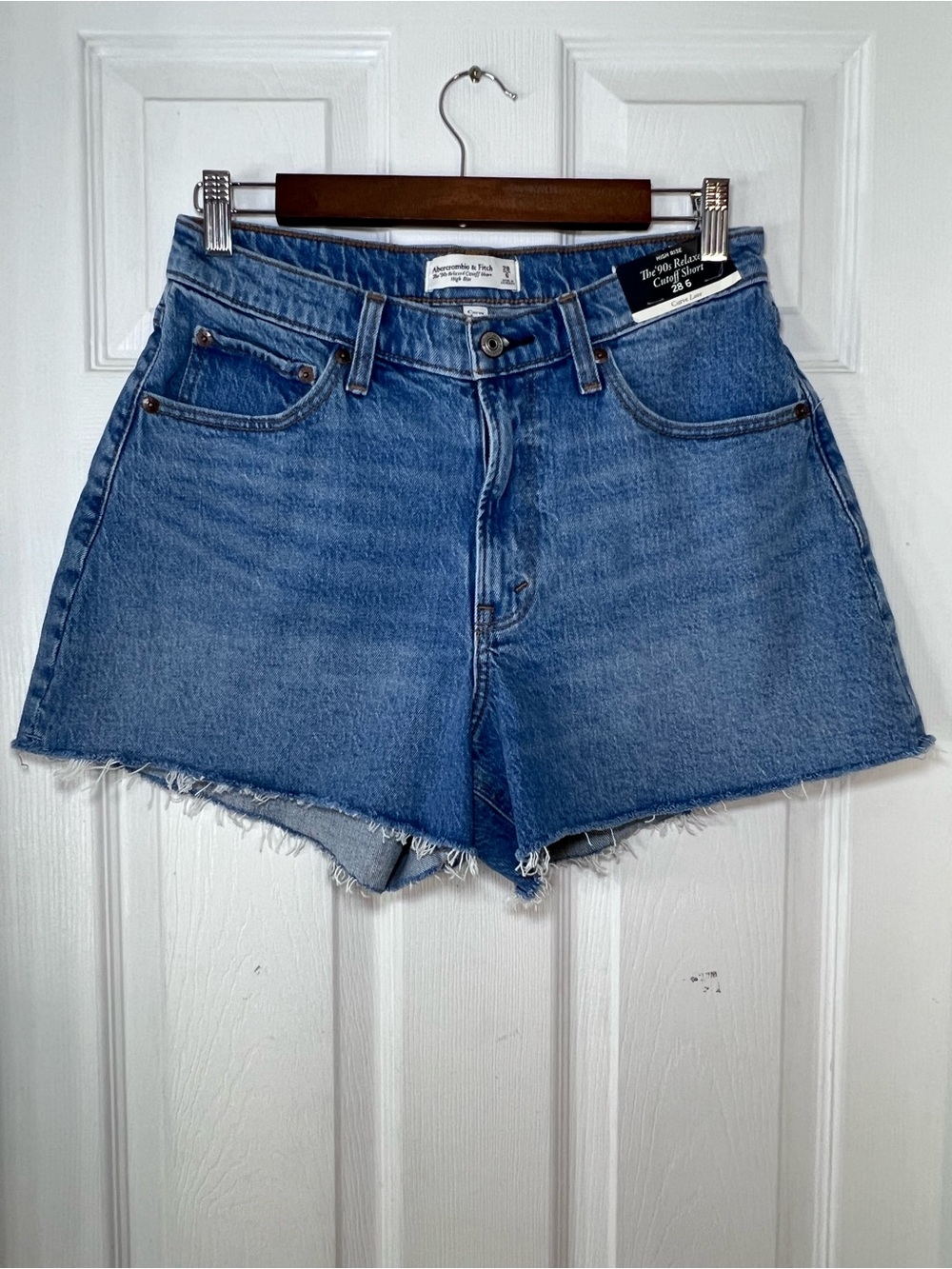 Abercrombie & Fitch Medium Blue Denim Cutoff Shorts Size 28 6 NWT.